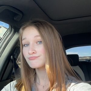 Meet your Posher, Makenzie